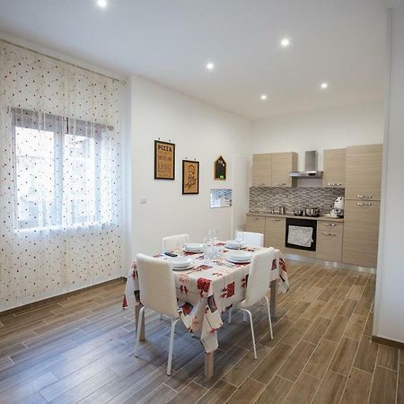 Marta House Appartement Napels Buitenkant foto